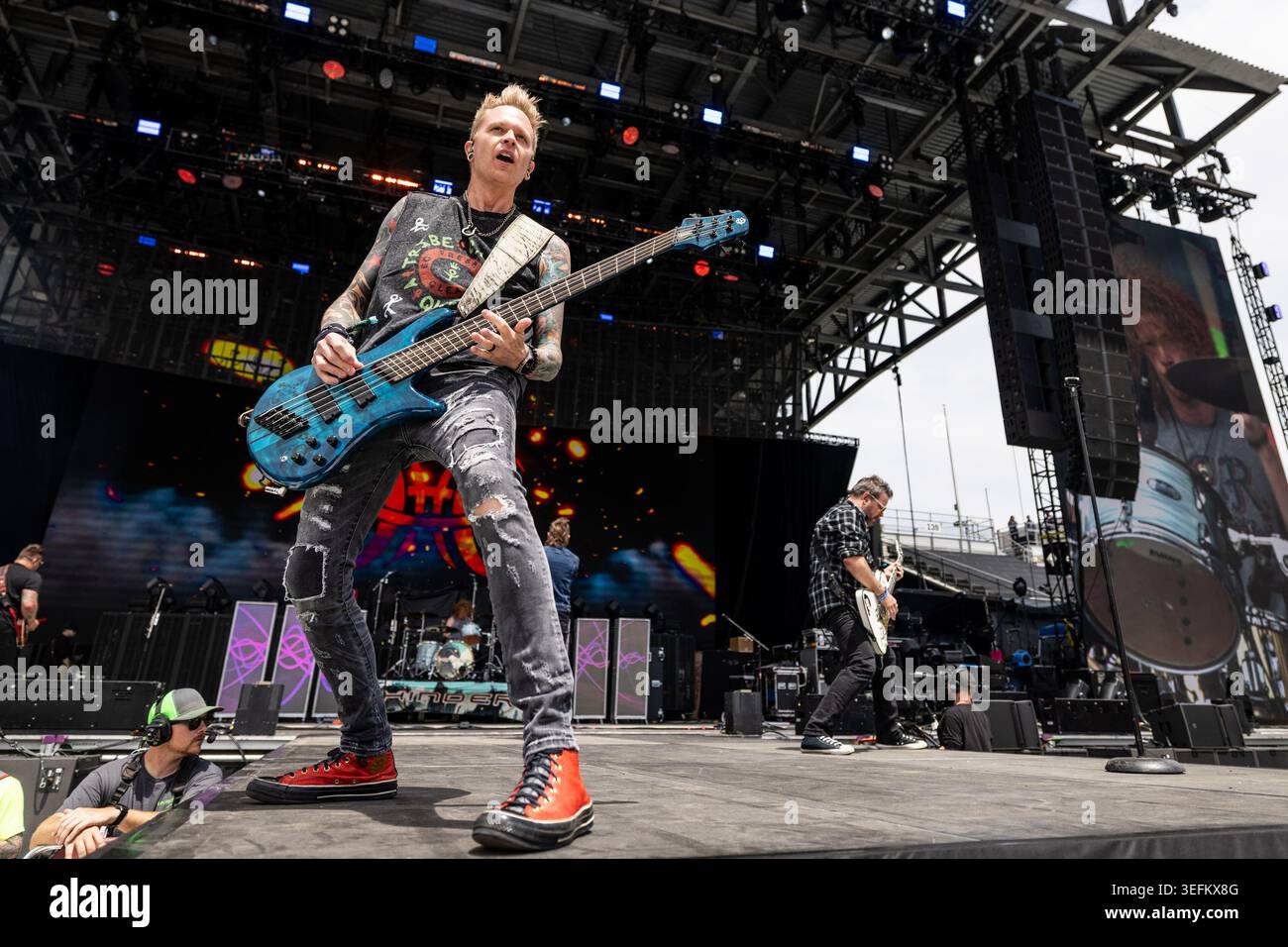Fred Rodden Mike Rodden of Hinder performs during Sonic Temple Art and Music ...