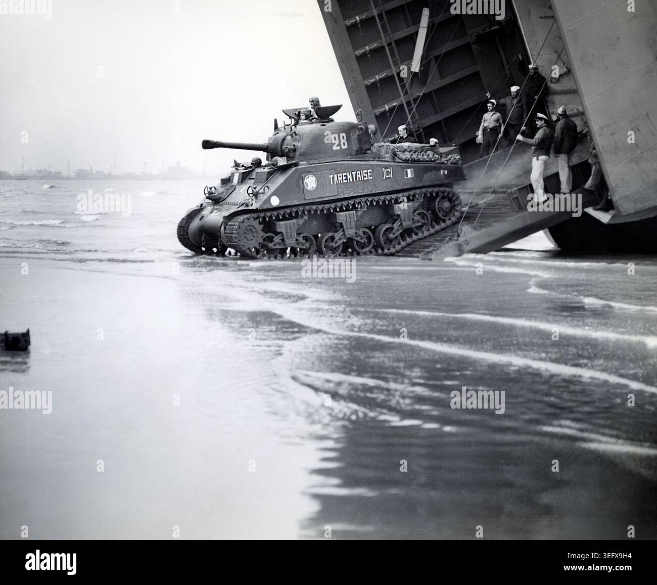 Stoc Tank Ramp Armored ship photography france hi-res stock photography and images - Alamy