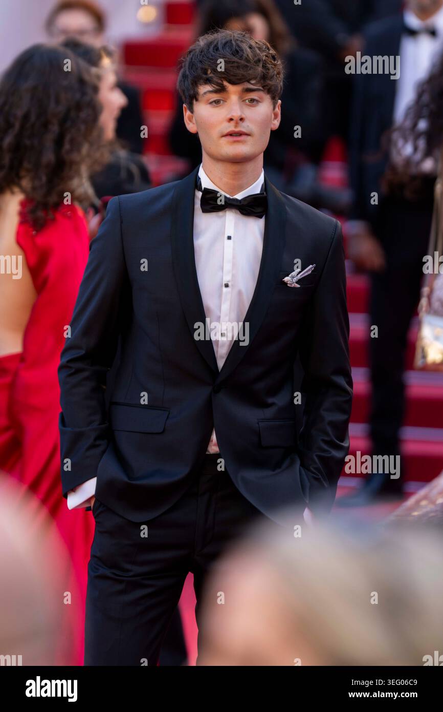 cannes-france-16-may-2026-noah-schnapp-attends-the-el-ser-querido