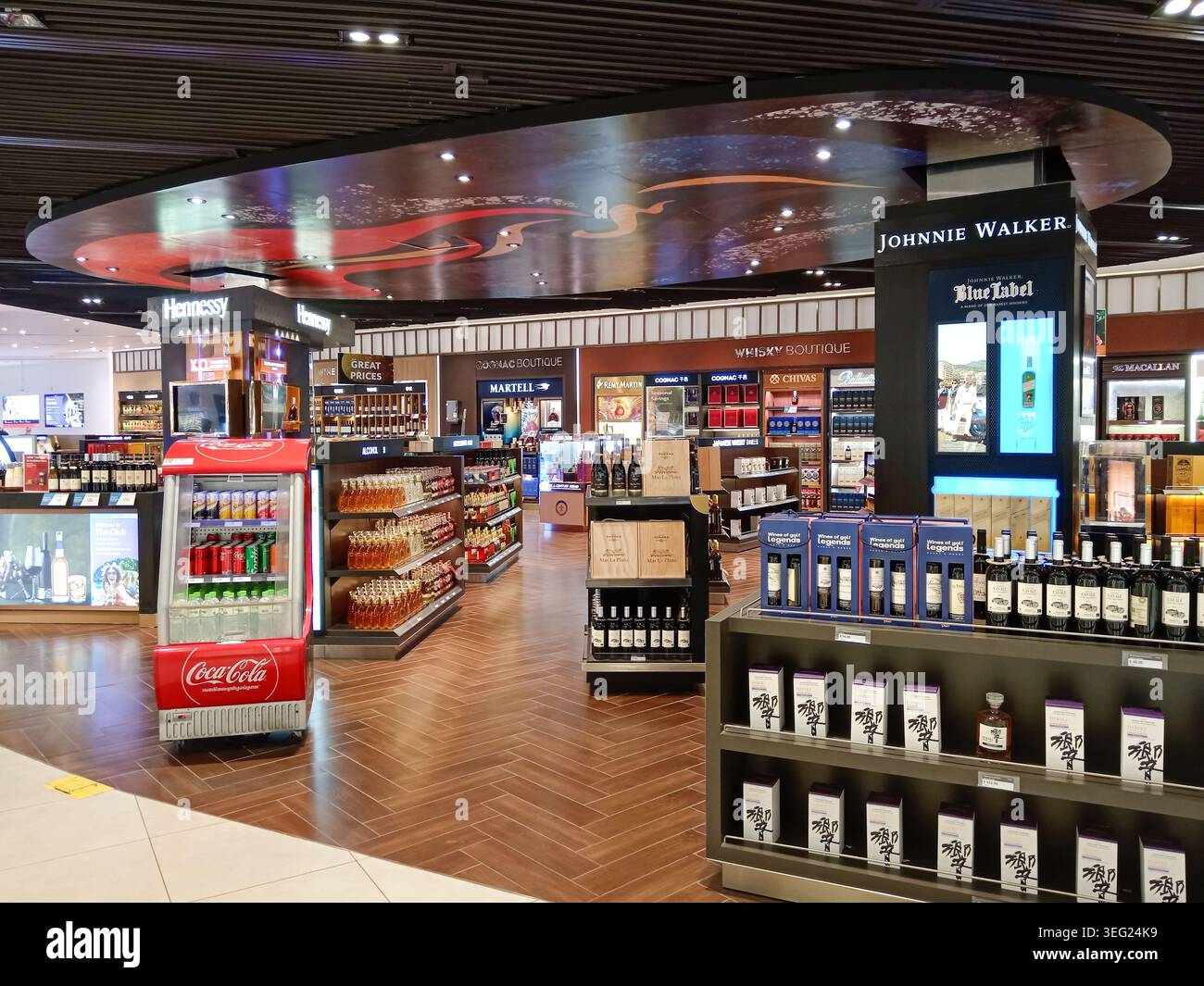 Cigarettes in airport duty free hi-res stock photography and images