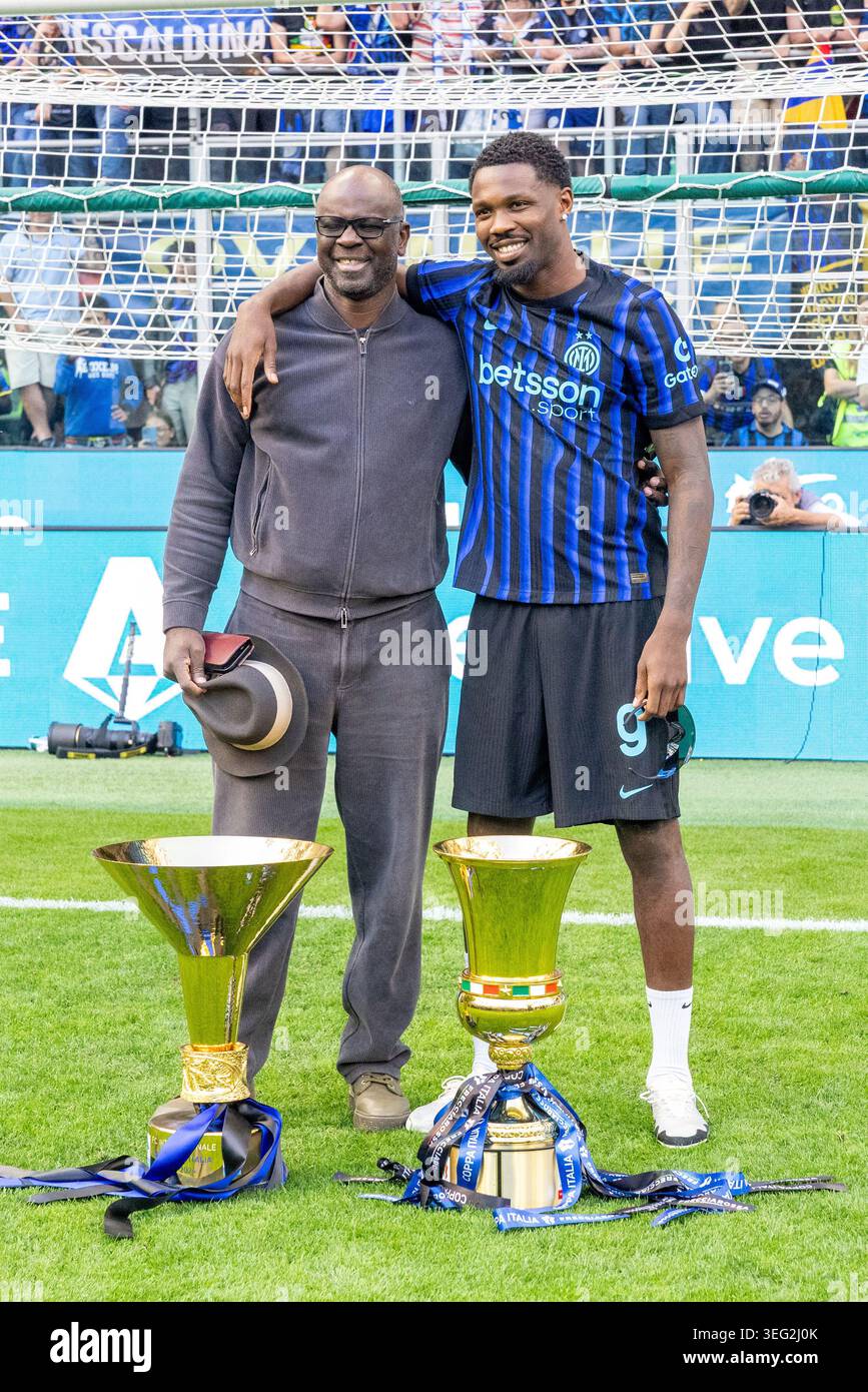 Lilian thuram goal hi-res stock photography and images - Alamy