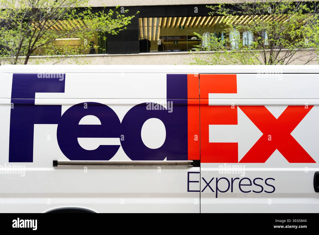 Fedex office logo hi-res stock photography and images - Alamy