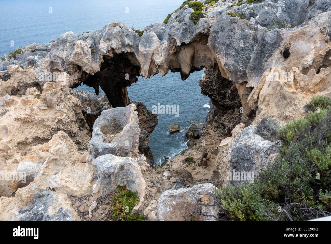 Ancient rock arch frames hi-res stock photography and images - Alamy