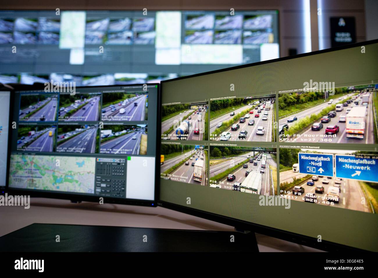 19 May 2026 North Rhine Westphalia Leverkusen Two Screens In The 19 May 2026 North Rhine Westphalia Leverkusen Two Screens In The Leverkusen Traffic Control Center Of Autobahn Gmbh Show Maps And Images From Freeway Cameras Photo Henning Kaiserdpa 3EGE4E5 
