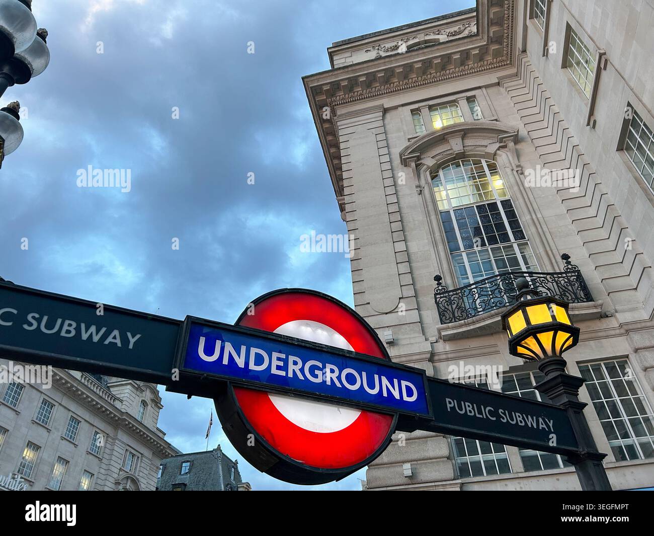 London, United Kingdom - 15th May 2026: The iconic red and blue London ...