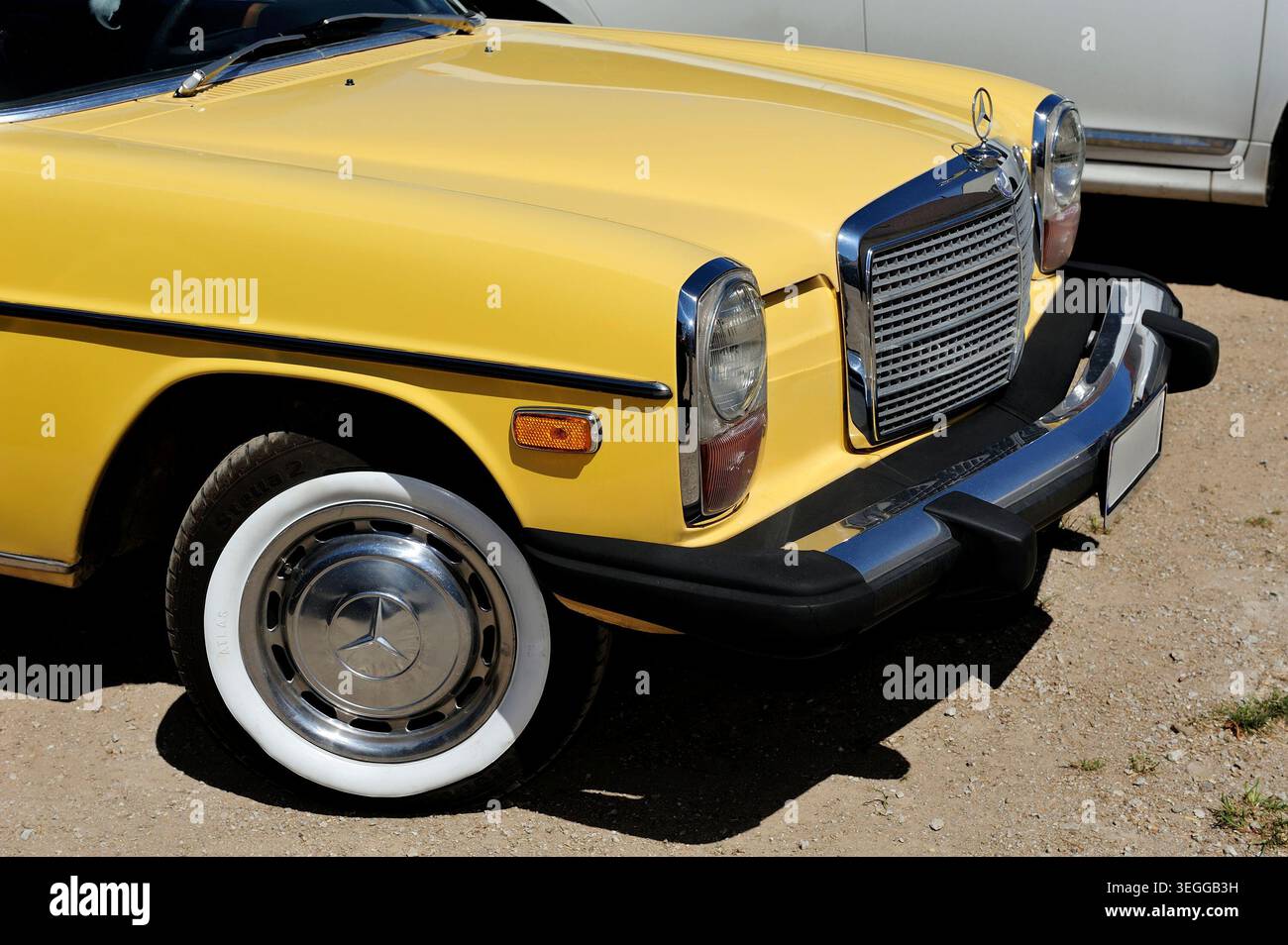 Mercedes benz w114 w115 hi-res stock photography and images - Alamy