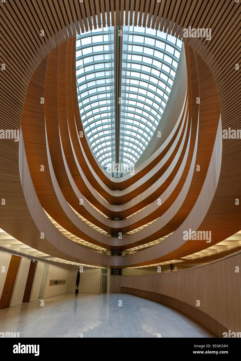Library atrium hi-res stock photography and images - Alamy