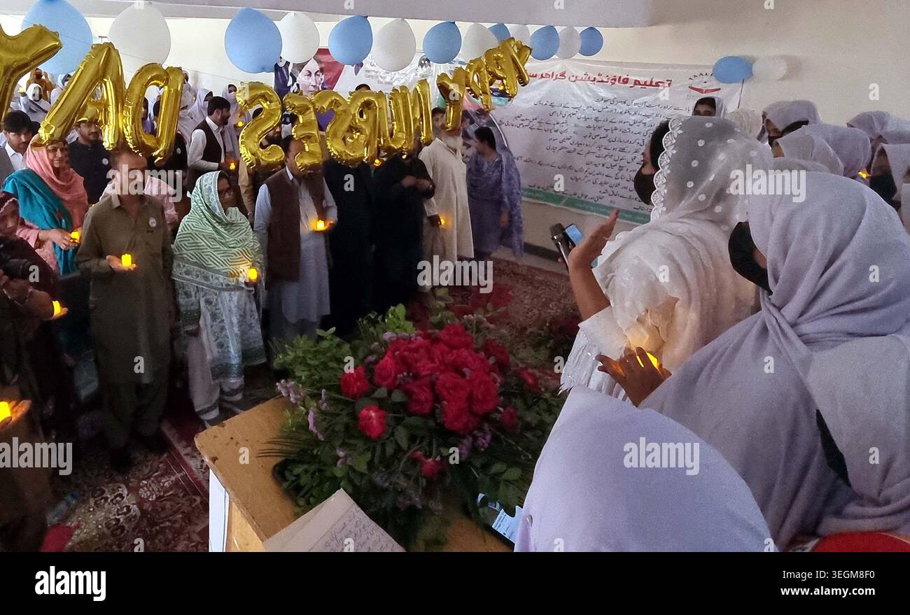 Naheed Akhtar administering oath to nursing students on the eve of ...