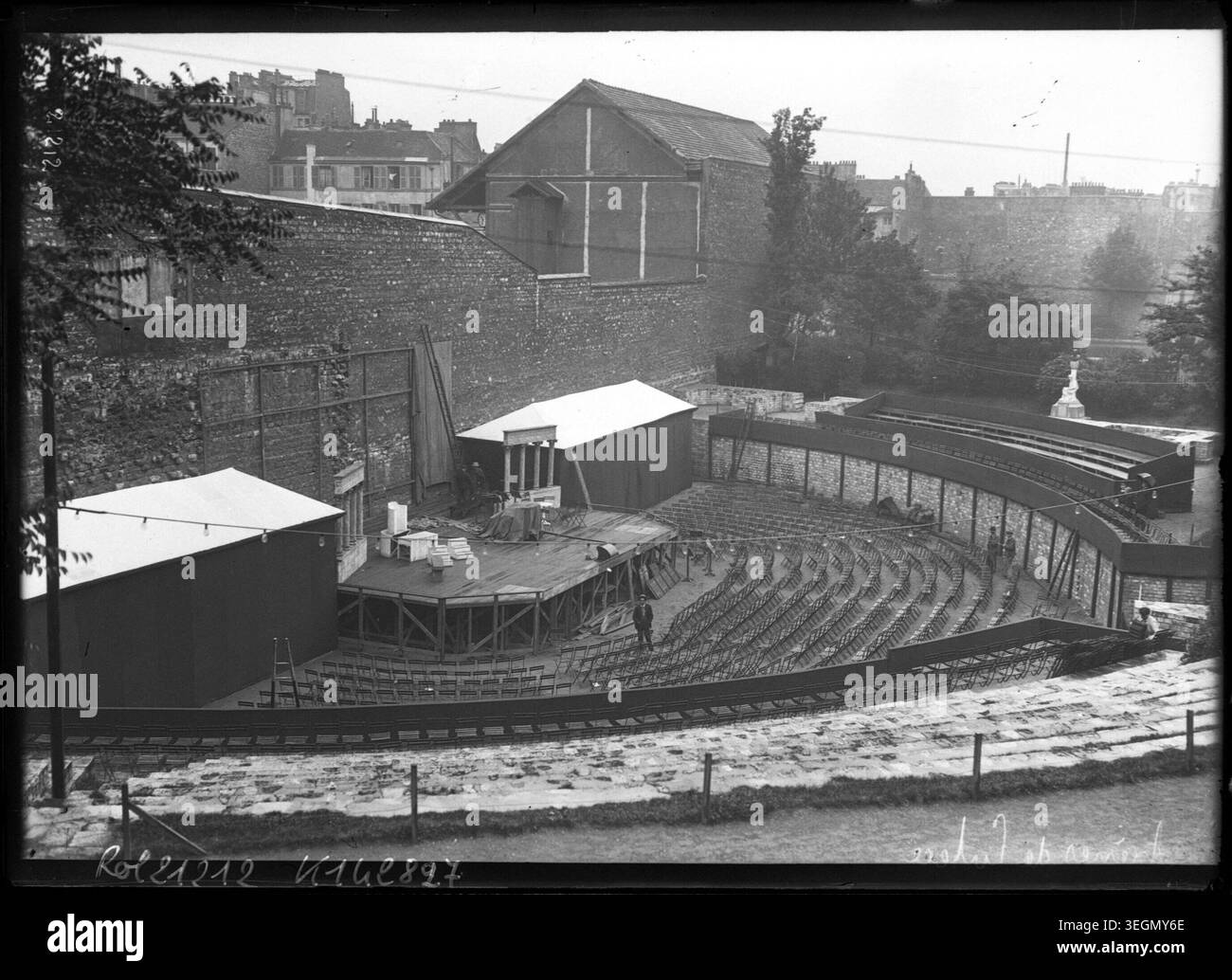Amphitheater Paris Amphitheater seating and stage press image hi-res stock photography and ...
