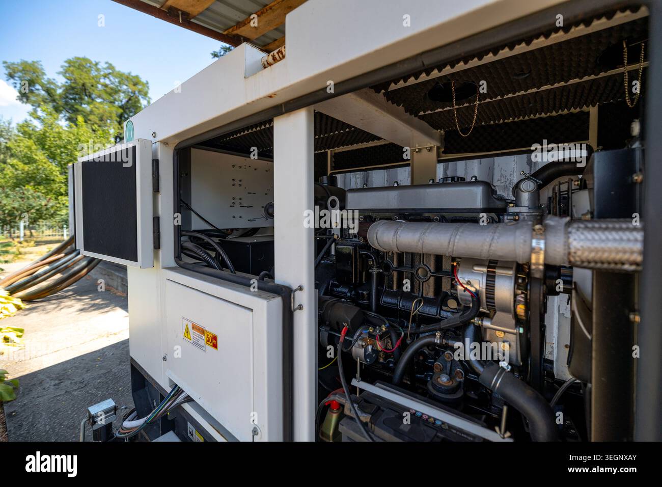 Steel cylinder enclosure hi-res stock photography and images - Alamy