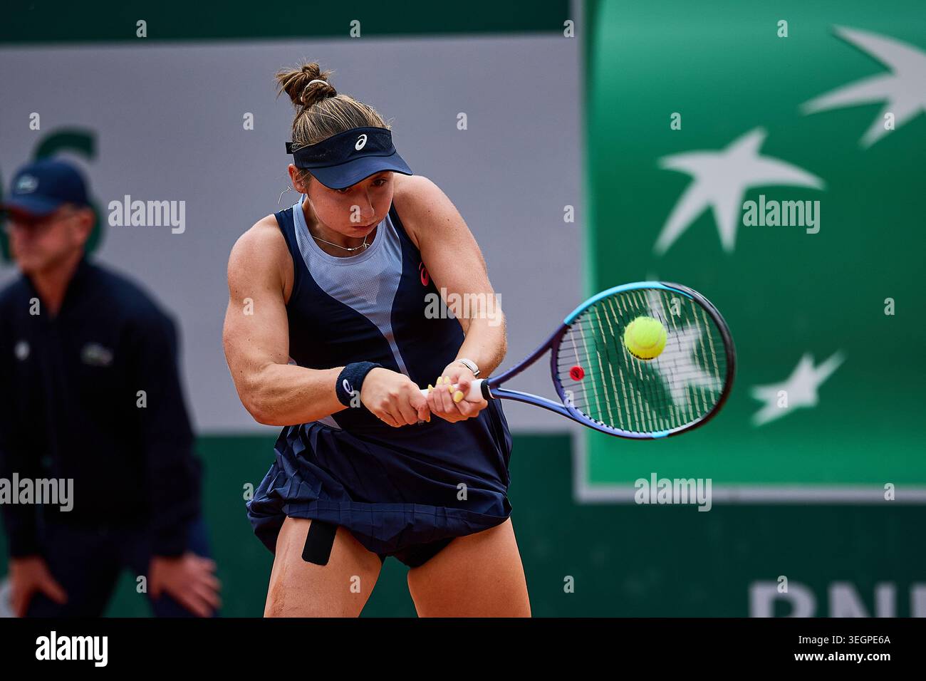 Paris, Ile-De-France, France. 20th May, 2026. Mary Stoiana of United States returns with backhand to Matilde Jorge of Portugal during the French Open at Roland Garros - Tennis Grand Slam, 20.5.2026 in Paris (Roland Garros), France - Photo: Mathias Schulz (Credit Image: © Mathias Schulz/ZUMA Press Wire) EDITORIAL USAGE ONLY! Not for Commercial USAGE! Stock Photo