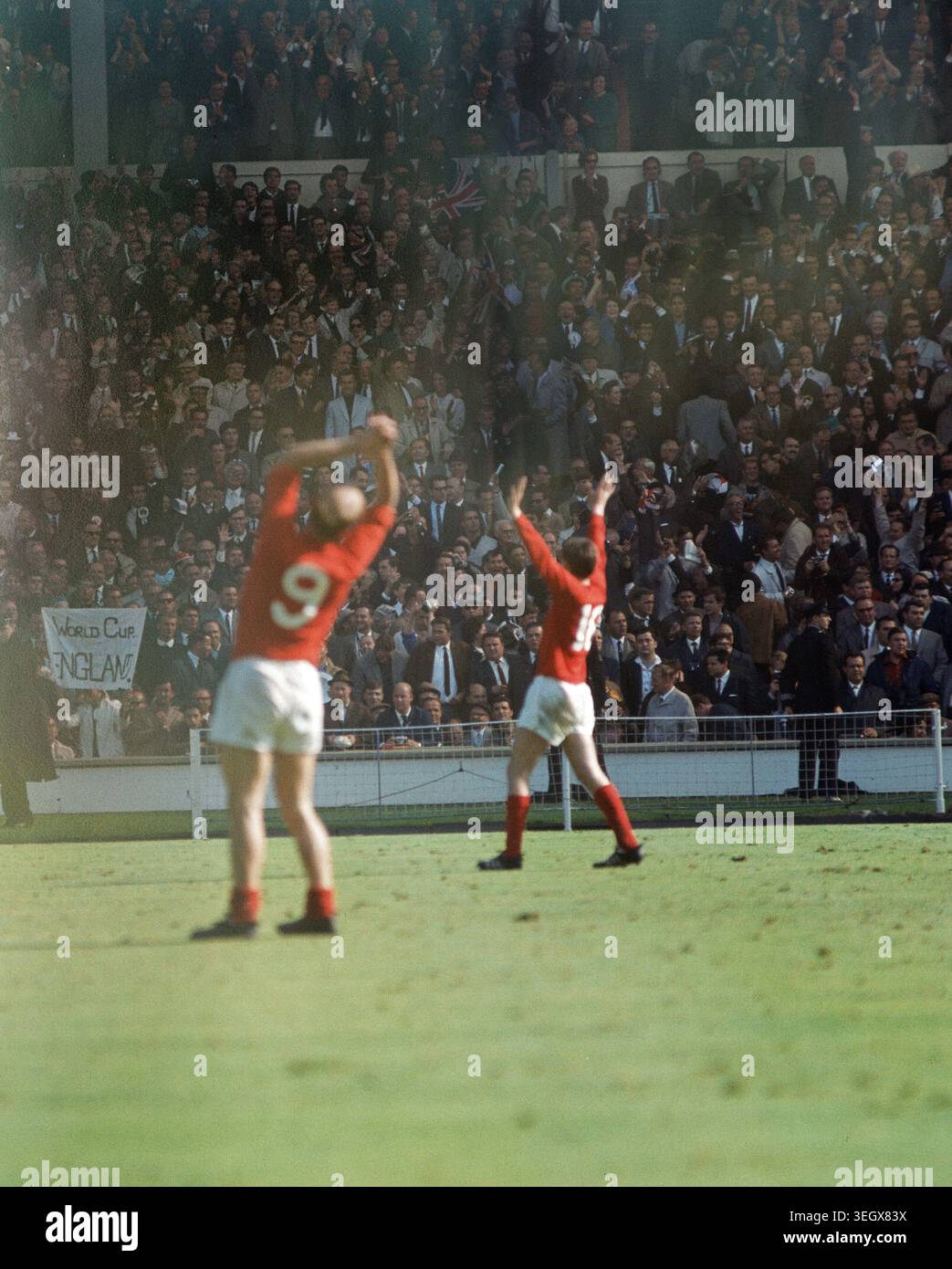 Wembley stadium 1960s hi-res stock photography and images - Alamy