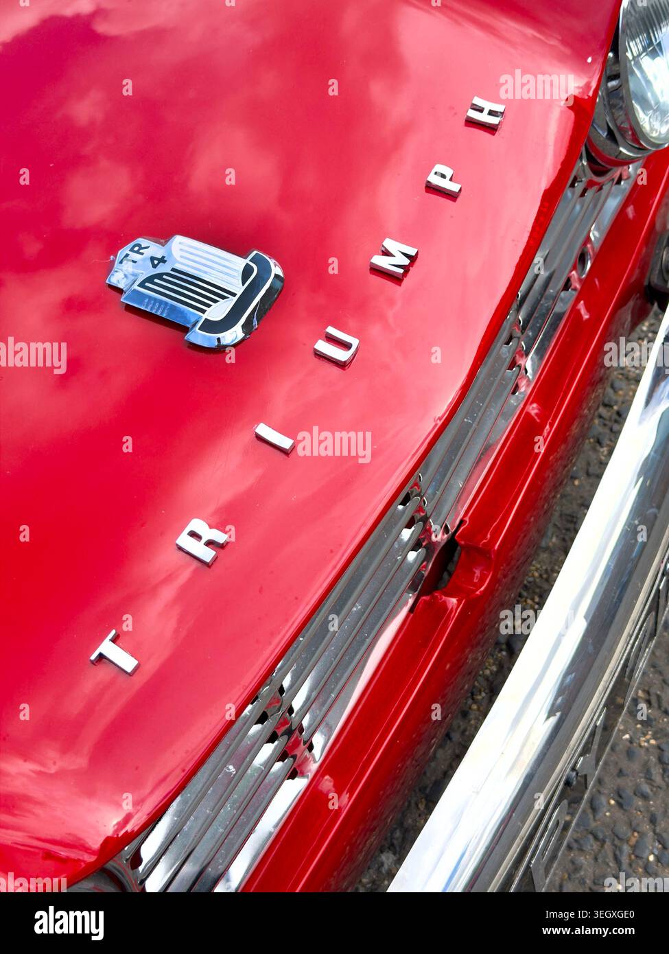 Triumph car badge emblem hi-res stock photography and images - Alamy