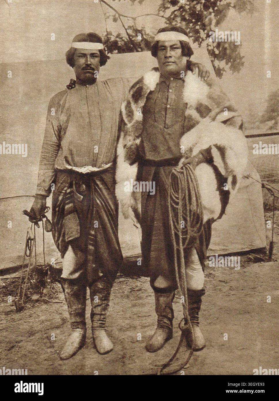 Hunters of the South American grasslands, Tehuelche people, indigenous ...