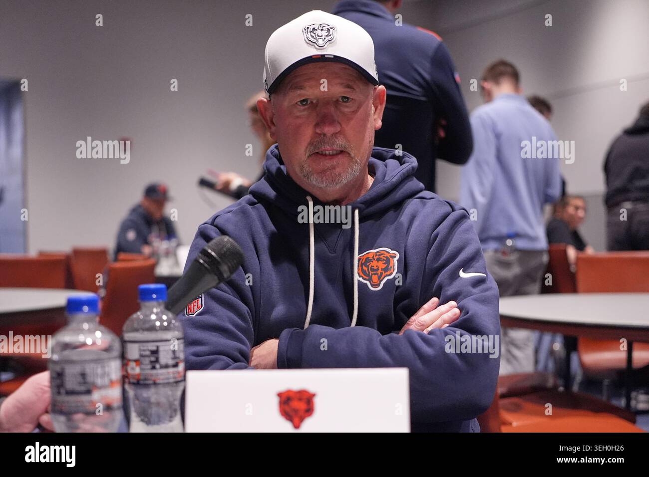 Dan Roushar Chicago Bears offensive line coach Dan Roushar talks to media at Halas ...