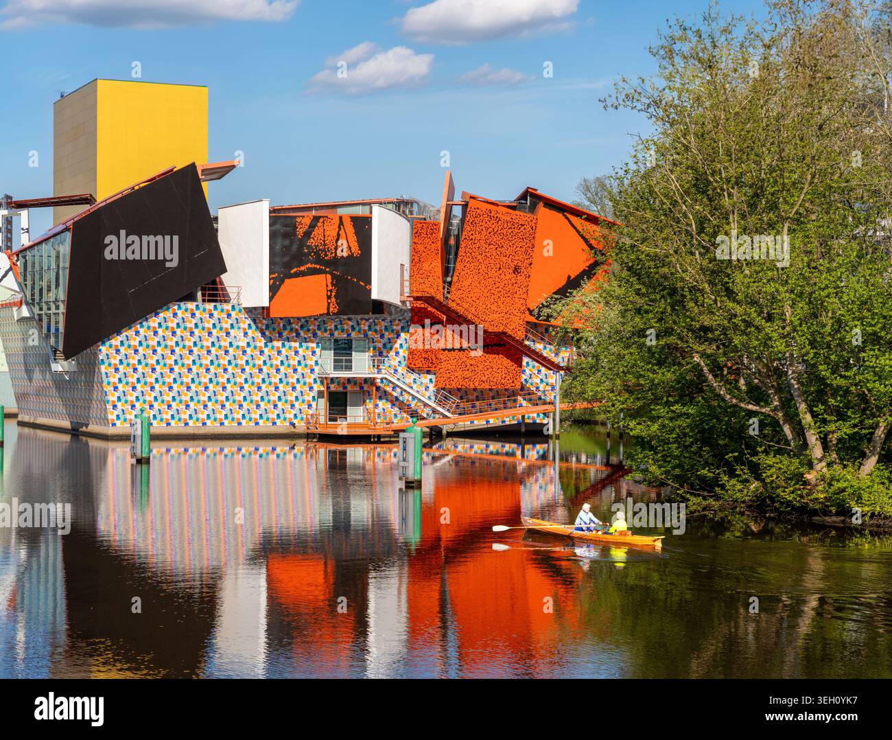 THE GRONINGER MUSEUM: THE ARCHITECTURE Groninger Museum