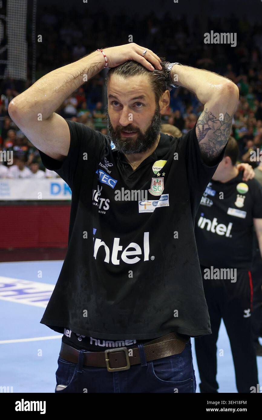 Bennet Wiegert beer shower Tactical Dominance: The Icelandic Engine
