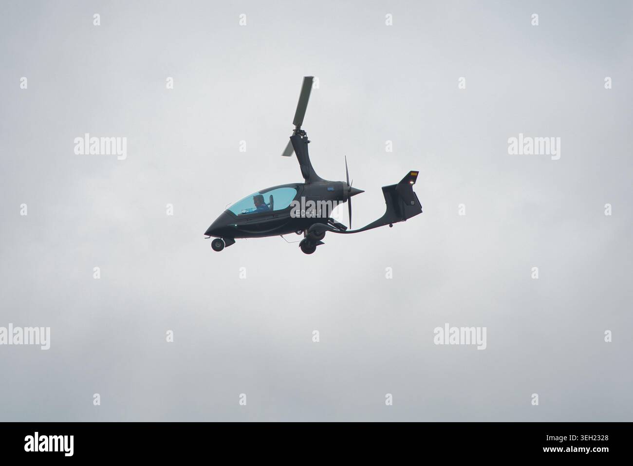 Autogyro engine propeller hi-res stock photography and images - Alamy