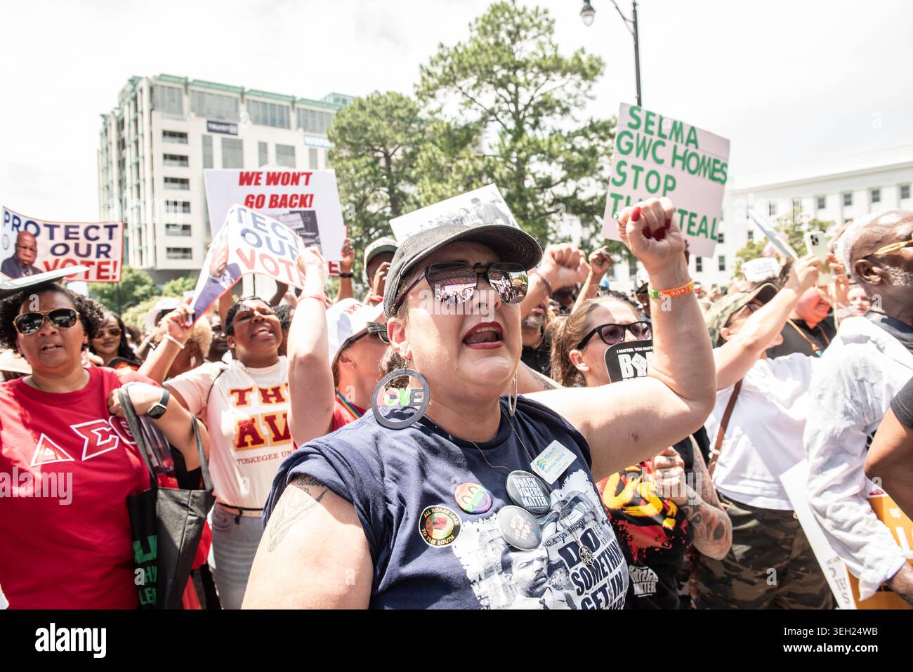 Crowd diverse people protest hi-res stock photography and images - Alamy