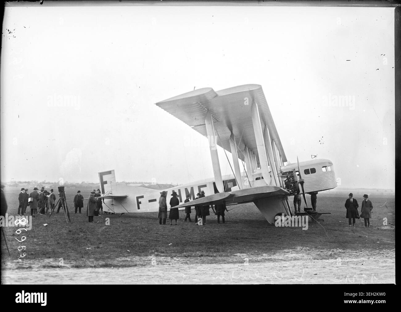 The Goliath Farman biplane transports passengers and mail over Le ...