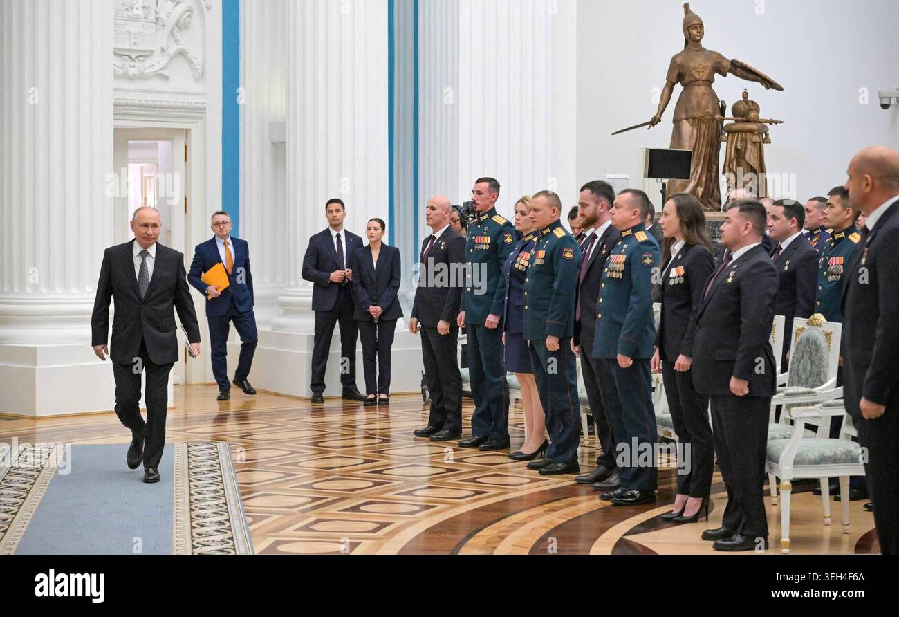 Putin Meets Graduates of Time of Heroes Program at Kremlin Russian ...