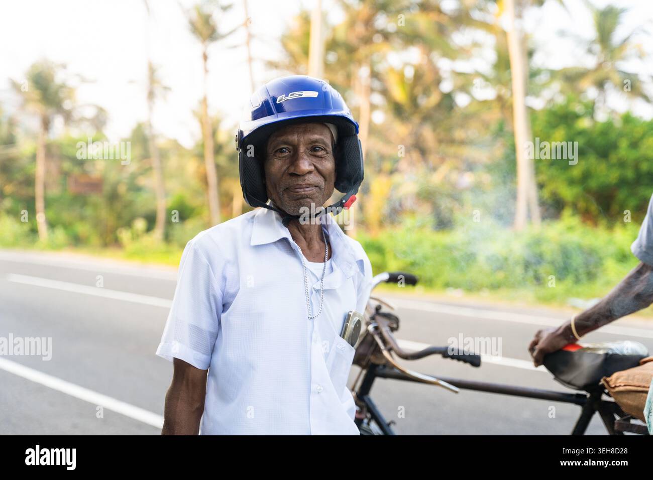 bike helmet sri lanka Specter Smart Flip UP Matte Black SM Additional features include an integrated sun visor UP2 Active High Quality Weightless
