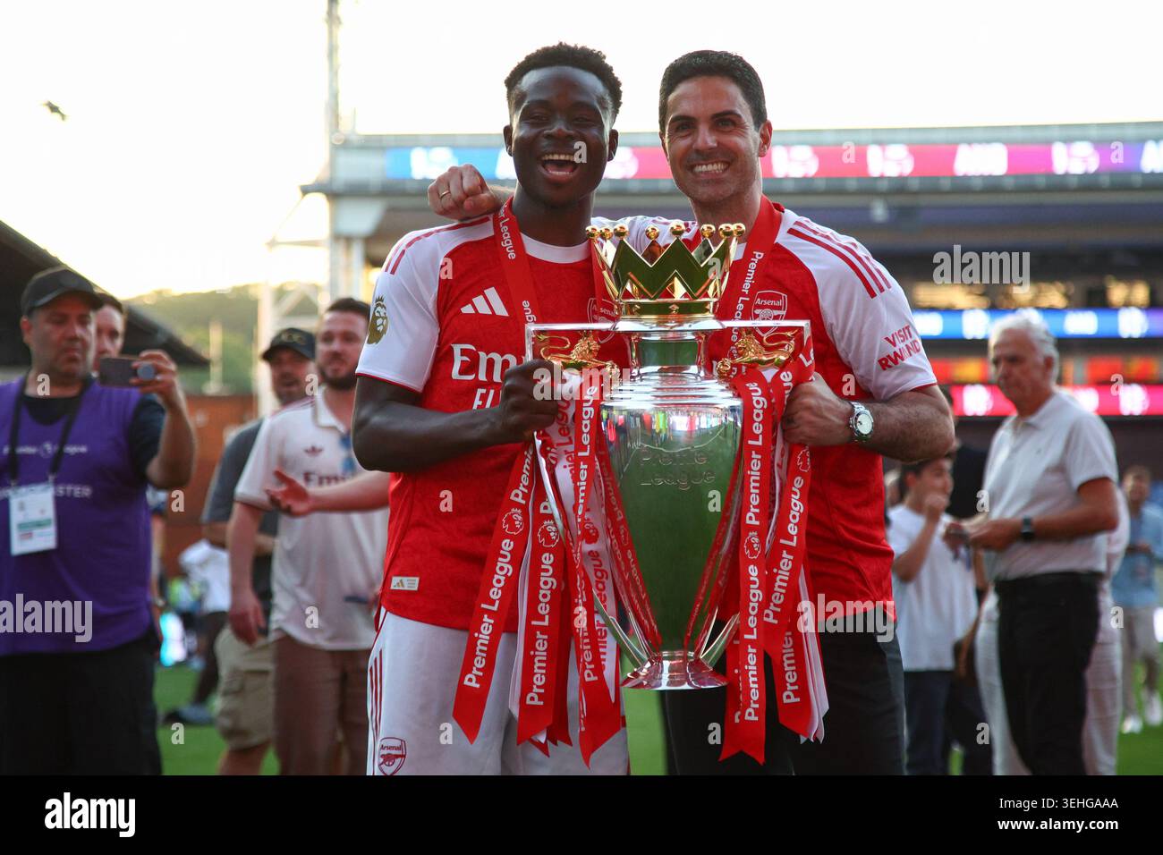 LONDON, UK - 24th May 2026:  Bukayo Saka of Arsenal and Arsenal manager Mikel Arteta celebrate with the Premier League trophy after the Premier League match between Crystal Palace FC and Arsenal FC at Selhurst Park  (Credit: Craig Mercer/ Alamy Live News) Stock Photo
