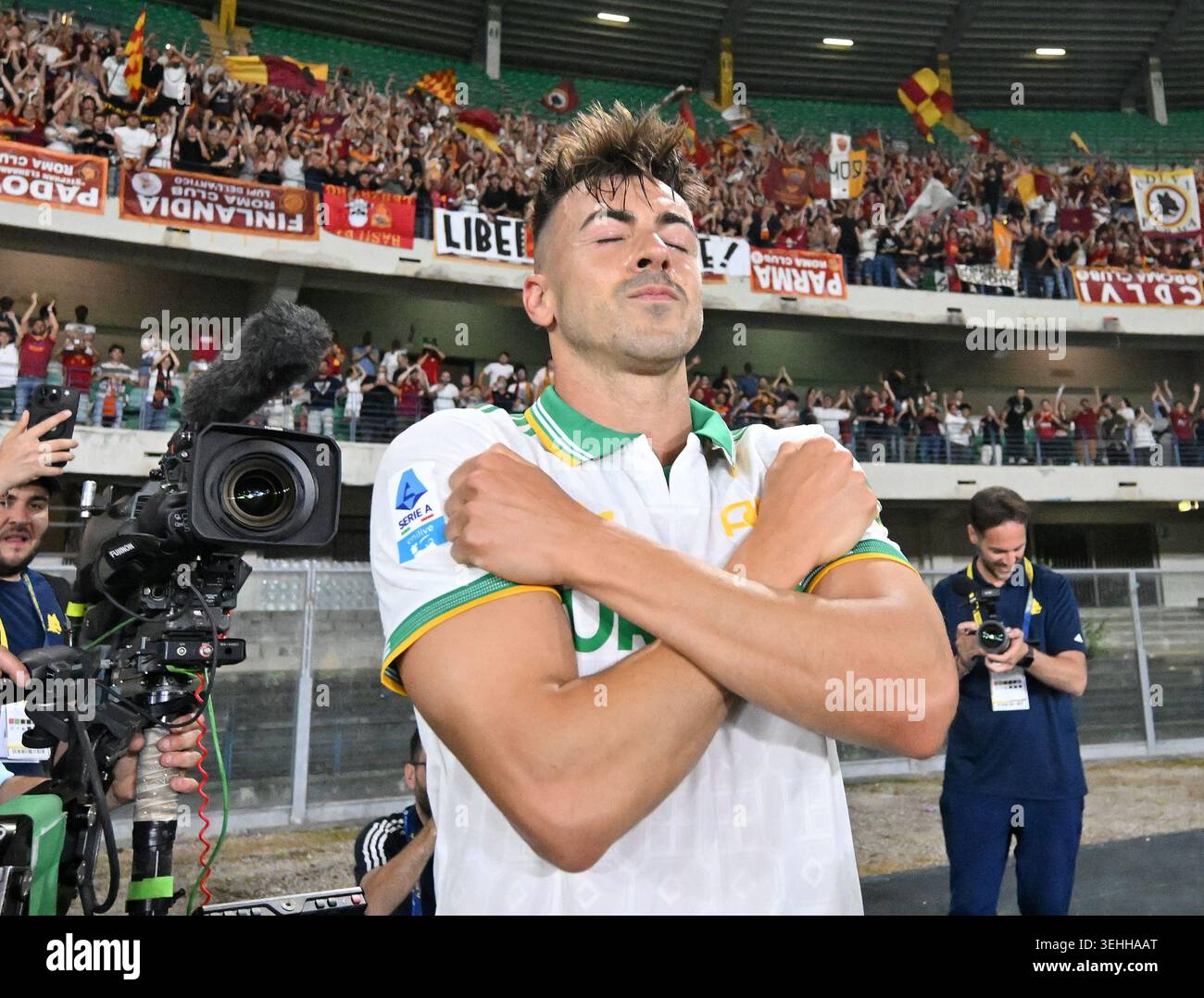 (260525) -- VERONA, May 25, 2026 (Xinhua) -- Roma's Stephan El Shaarawy ...