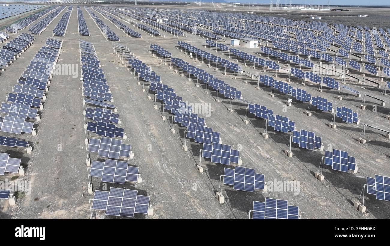 Aerial view shows the 1-million-kilowatt 'solar thermal + photovoltaic ...