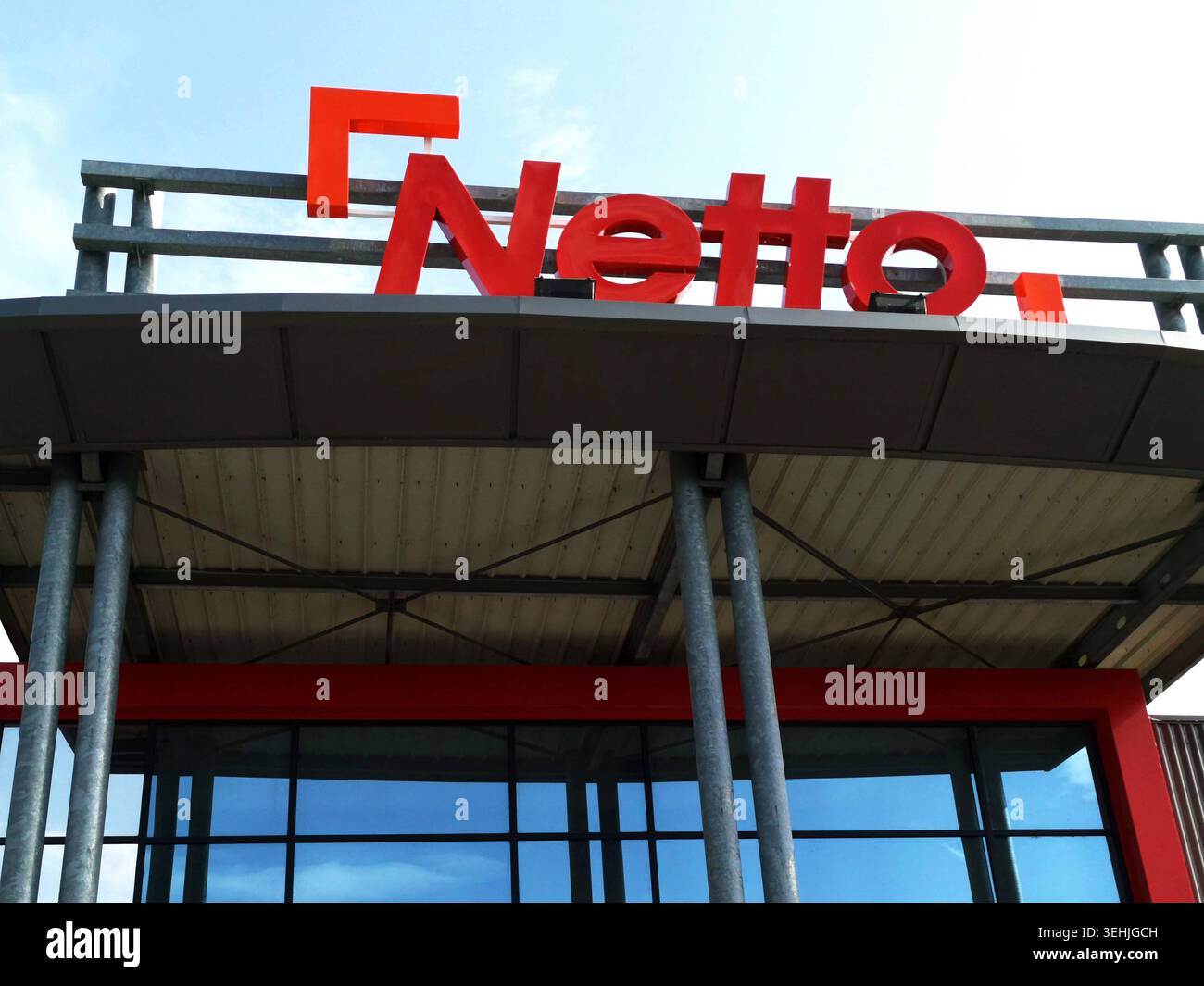 NETTO store sign. Store sign Bsip 016949 057 Stock Photo - Alamy