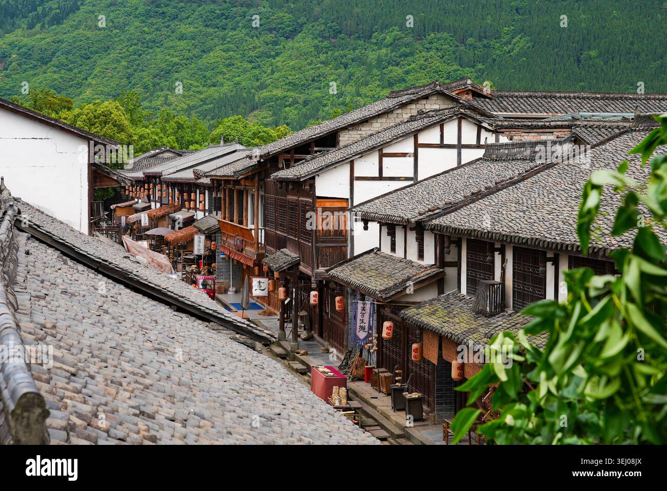 Guangyuan city hi-res stock photography and images - Alamy