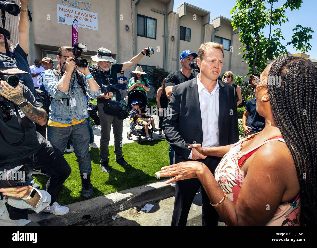 LOS ANGELES, CA - MAY 20, 2026: Mayoral candidate Spencer Pratt hosts a ...