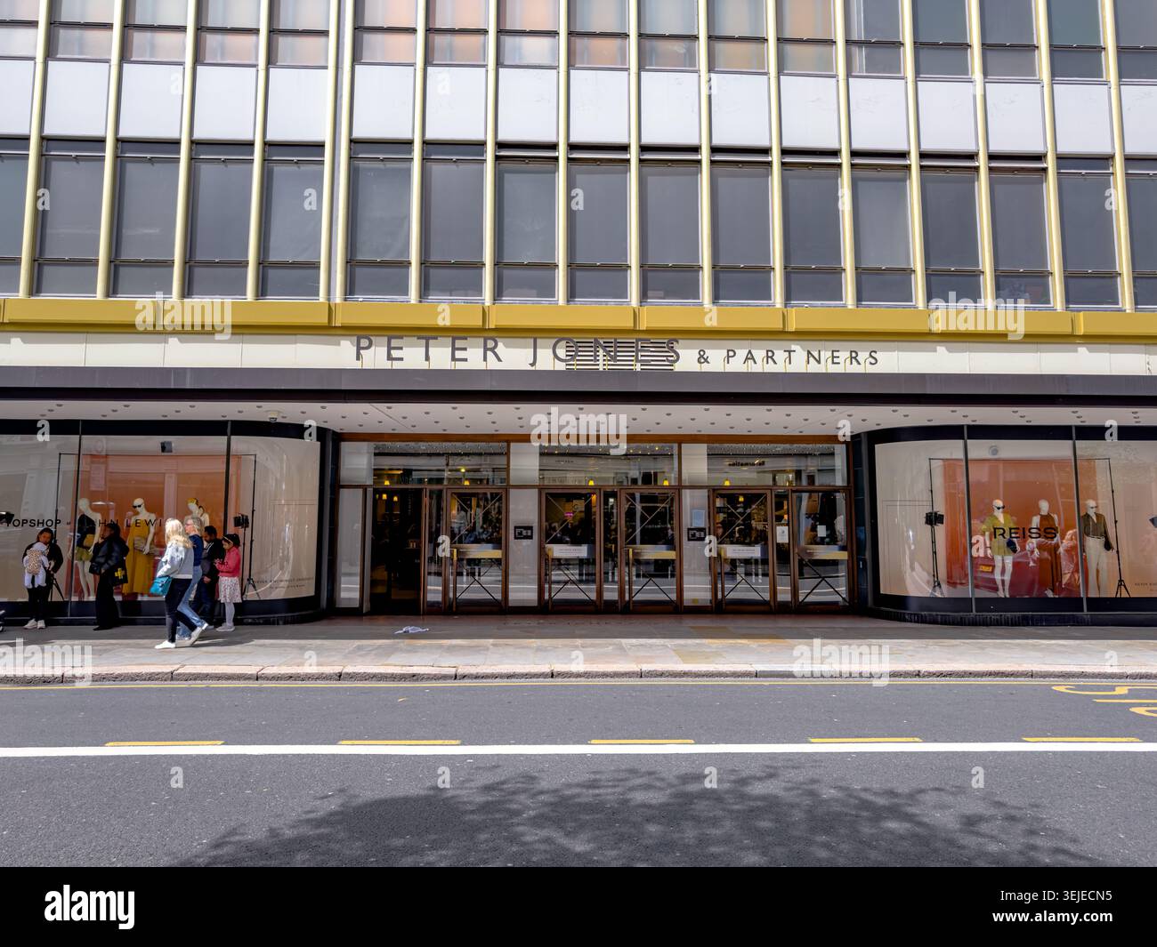 Peter jones sloane square chelsea hi-res stock photography and