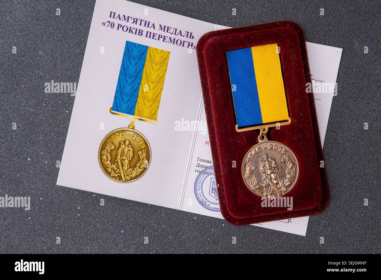 Award ribbon blue hi-res stock photography and images - Alamy