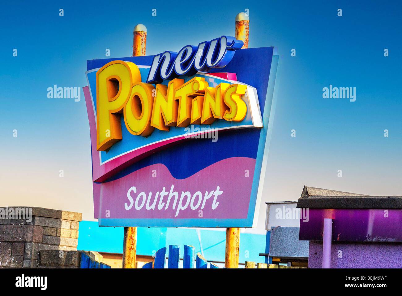 1990s era sign hi-res stock photography and images - Alamy
