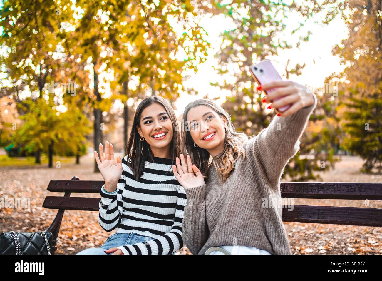 Two women posing selfie hi-res stock photography and images - Alamy