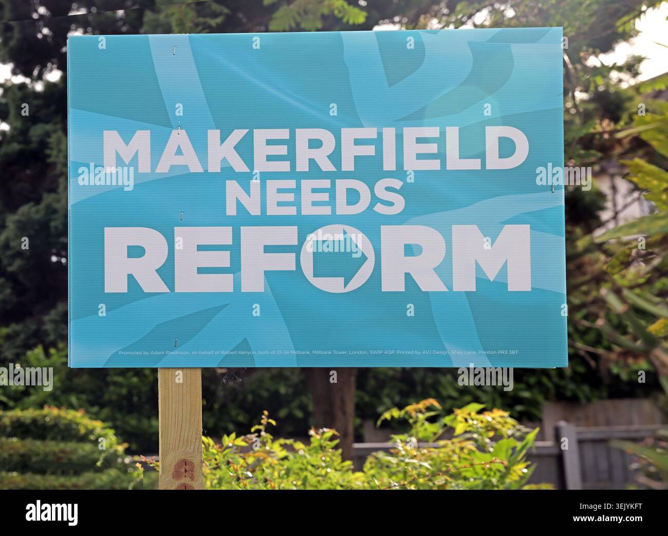 Nigel Farage's Reform UK ‘Makerfield Needs Reform’ poster in a large garden off Bolton Road, Ashton-in-Makerfield, during the 2026 by-election. Stock Photo