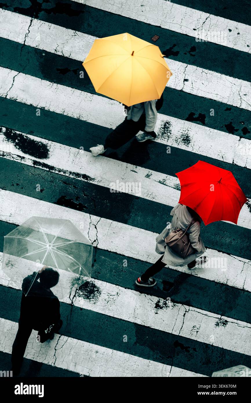 Japan red umbrella hi-res stock photography and images - Alamy