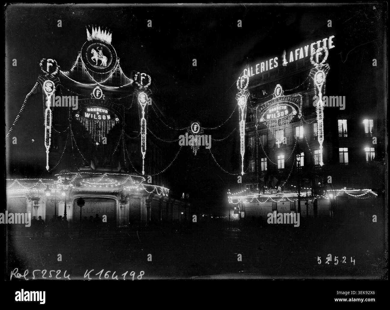 Galeries lafayette paris Black and White Stock Photos & Images - Alamy