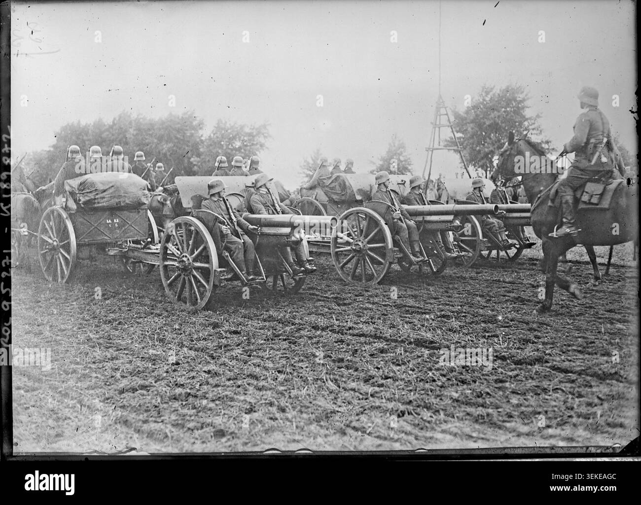 Agence Rol photographed German military manoeuvres in Germany in 1924 ...