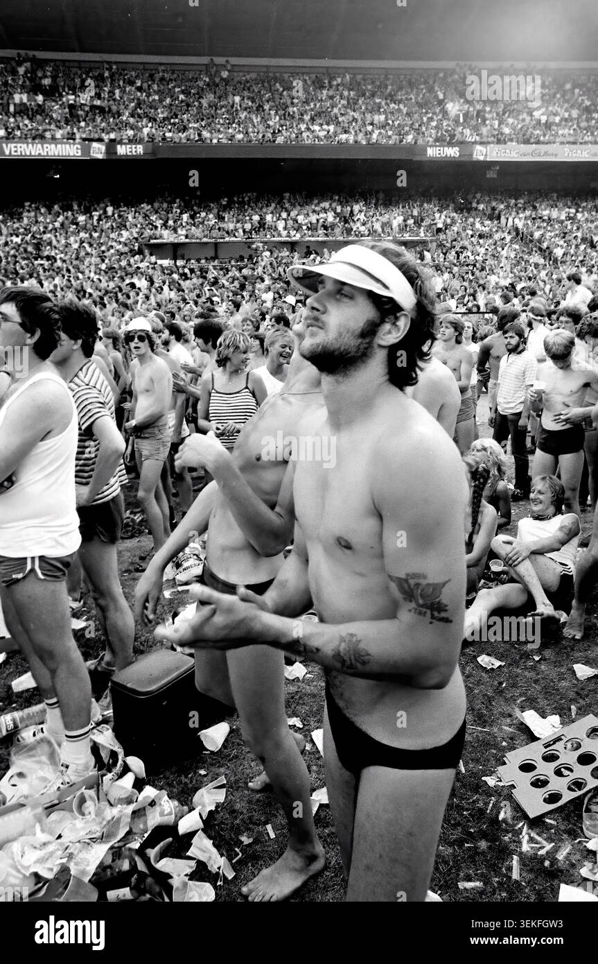 Rolling stones fans hi-res stock photography and images - Alamy