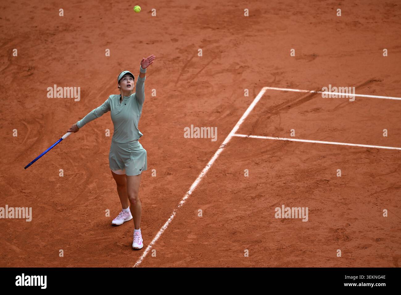 russia-s-anna-kalinskaya-returns-to-poland-s-maja-chwalinska-during-the