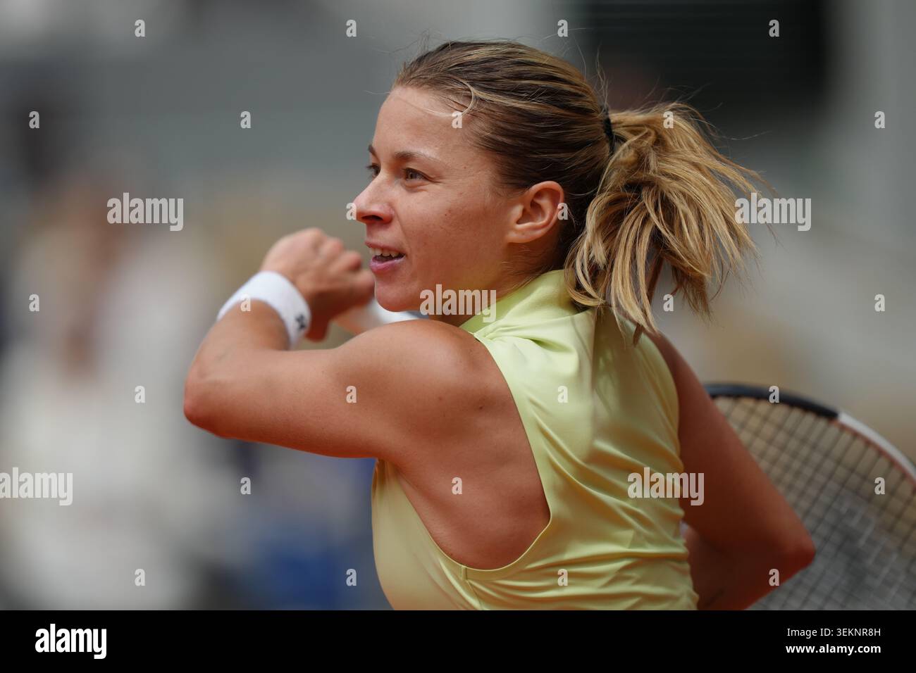 poland-s-maja-chwalinska-retruns-to-russia-s-anna-kalinskaya-during-the