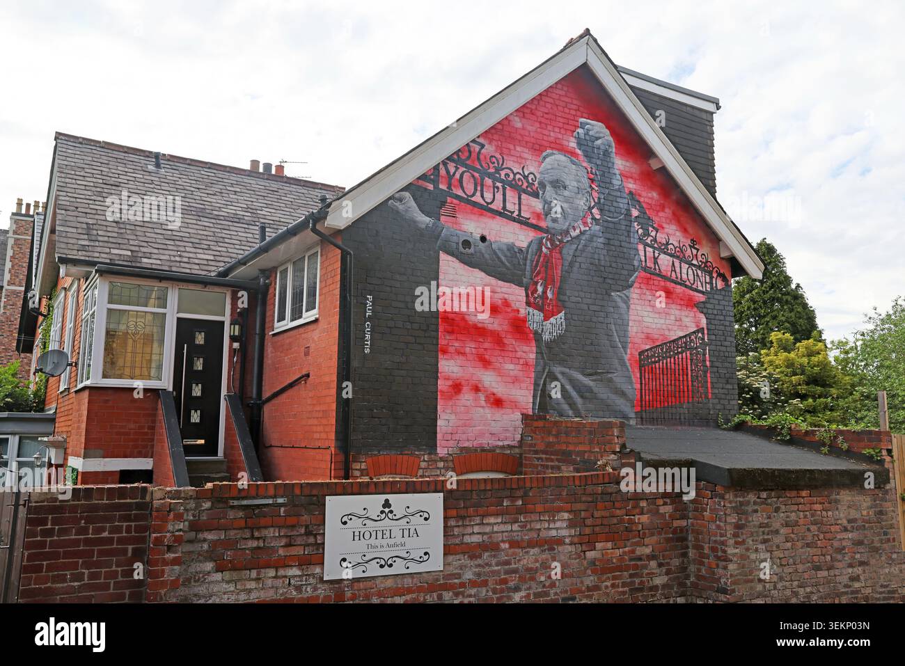 Bill Shankly mural by Paul Curtis at Hotel TIA on Anfield Road in Liverpool, England, UK. Stock Photo