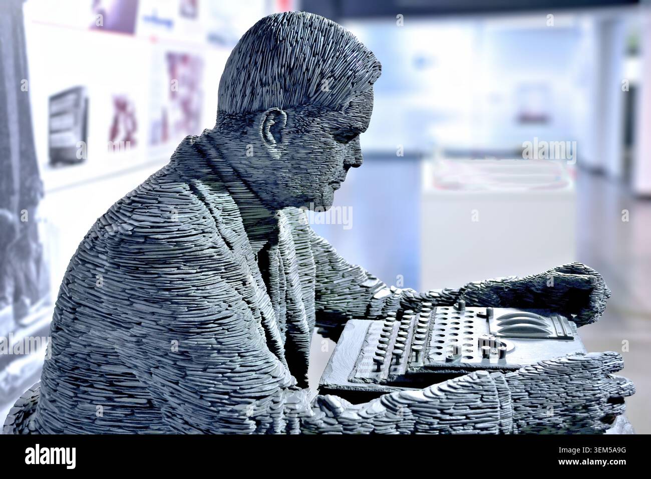 Bletchley Park Museum and the sculpture of Alan Turing mathematician ...