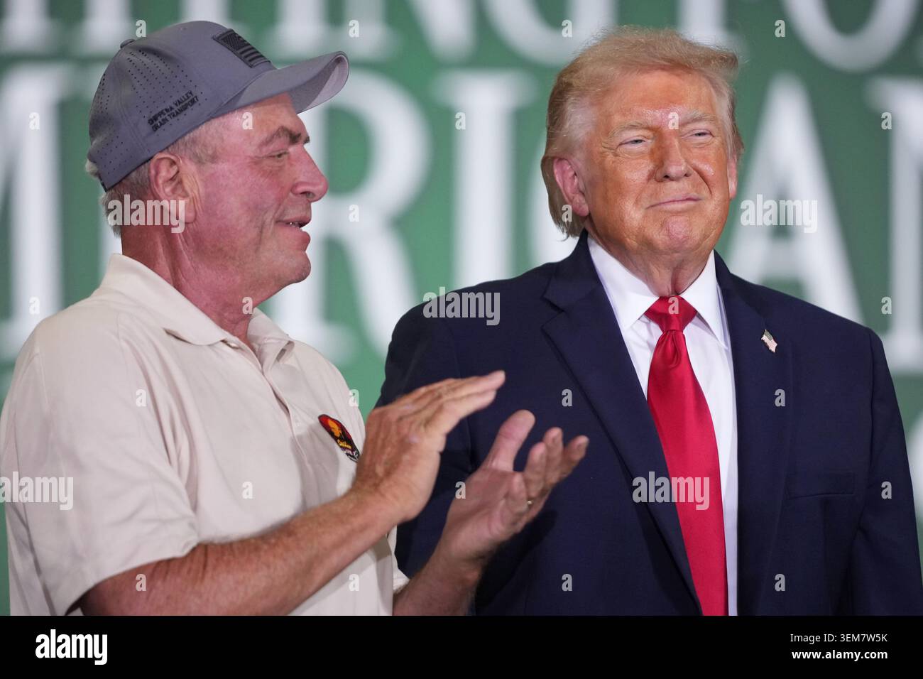 President Donald Trump arrives with Ken Custer at Custer Farms in ...