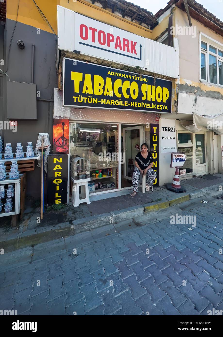 yanko tobacco shop 14550 Medallion Cap Toe Lace Up Tabacco shop hi-res stock photography