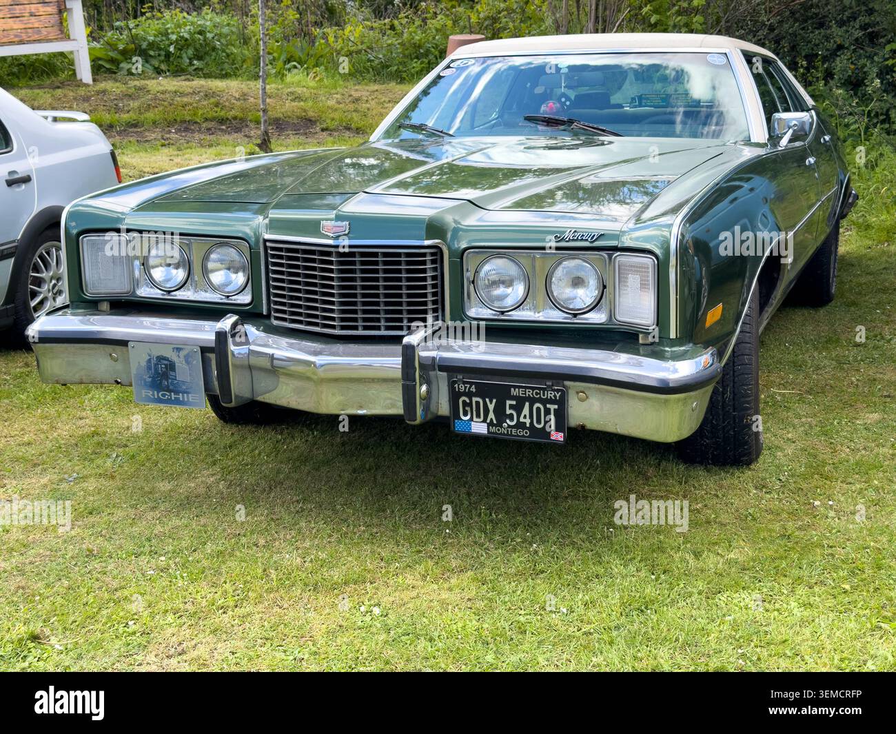 Green mercury car hi-res stock photography and images - Alamy