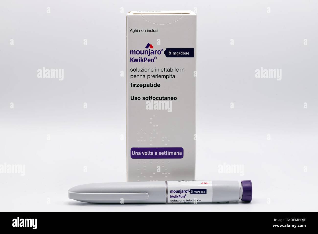 tirzepatide device Mounjaro hi-res stock photography and images