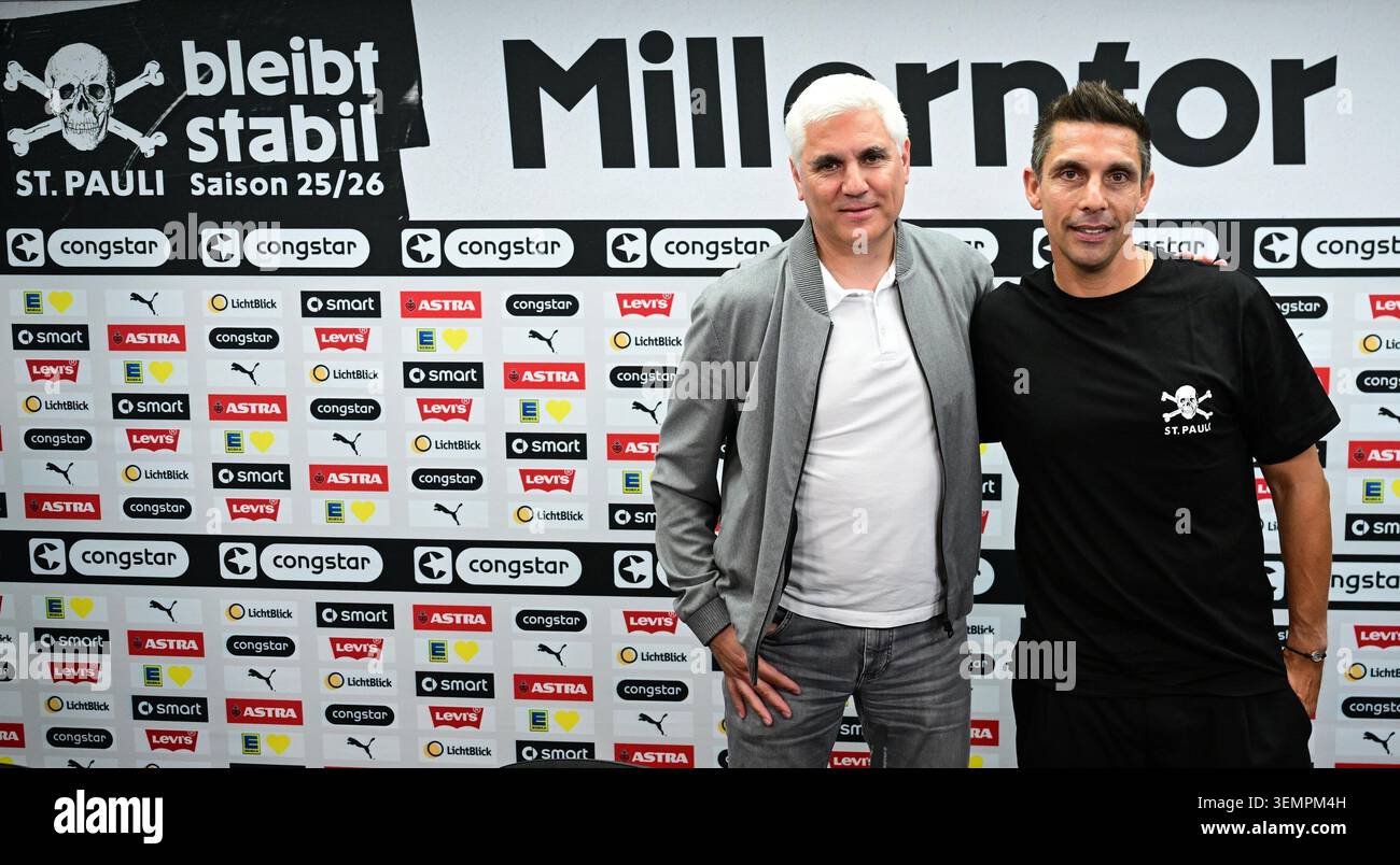 from left: Andreas Bornemann (Head of Sports, St. Pauli), Coach Marcel ...